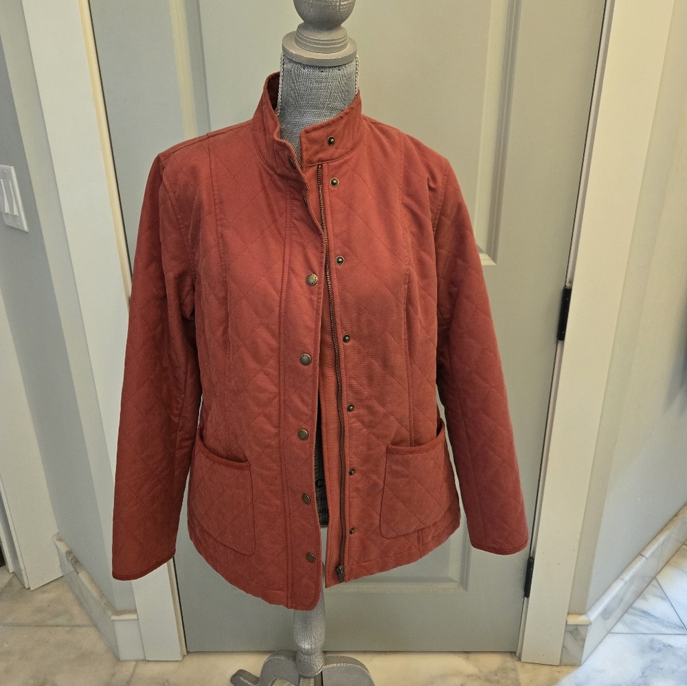 Orvis Ladies Jacket Size Medium Quilted Excellent Condition